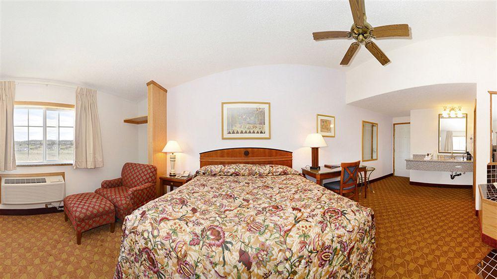 Econo Lodge Inn & Suites Мадрас Екстер'єр фото