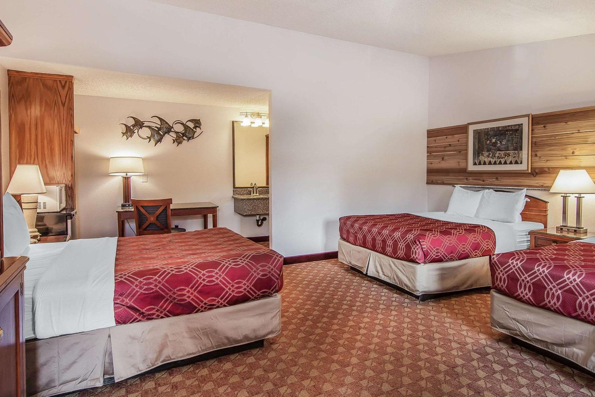 Econo Lodge Inn & Suites Мадрас Екстер'єр фото