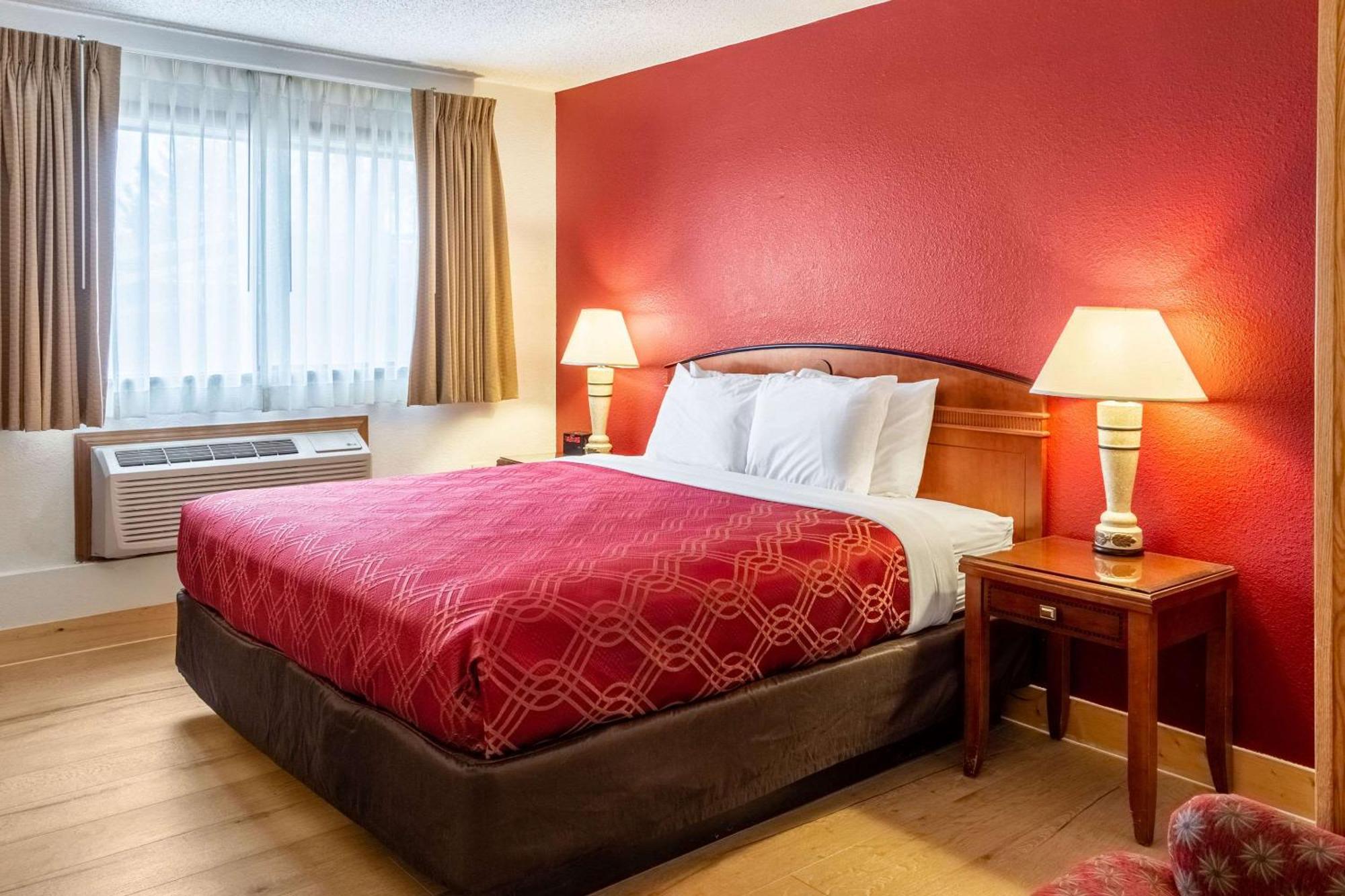 Econo Lodge Inn & Suites Мадрас Екстер'єр фото