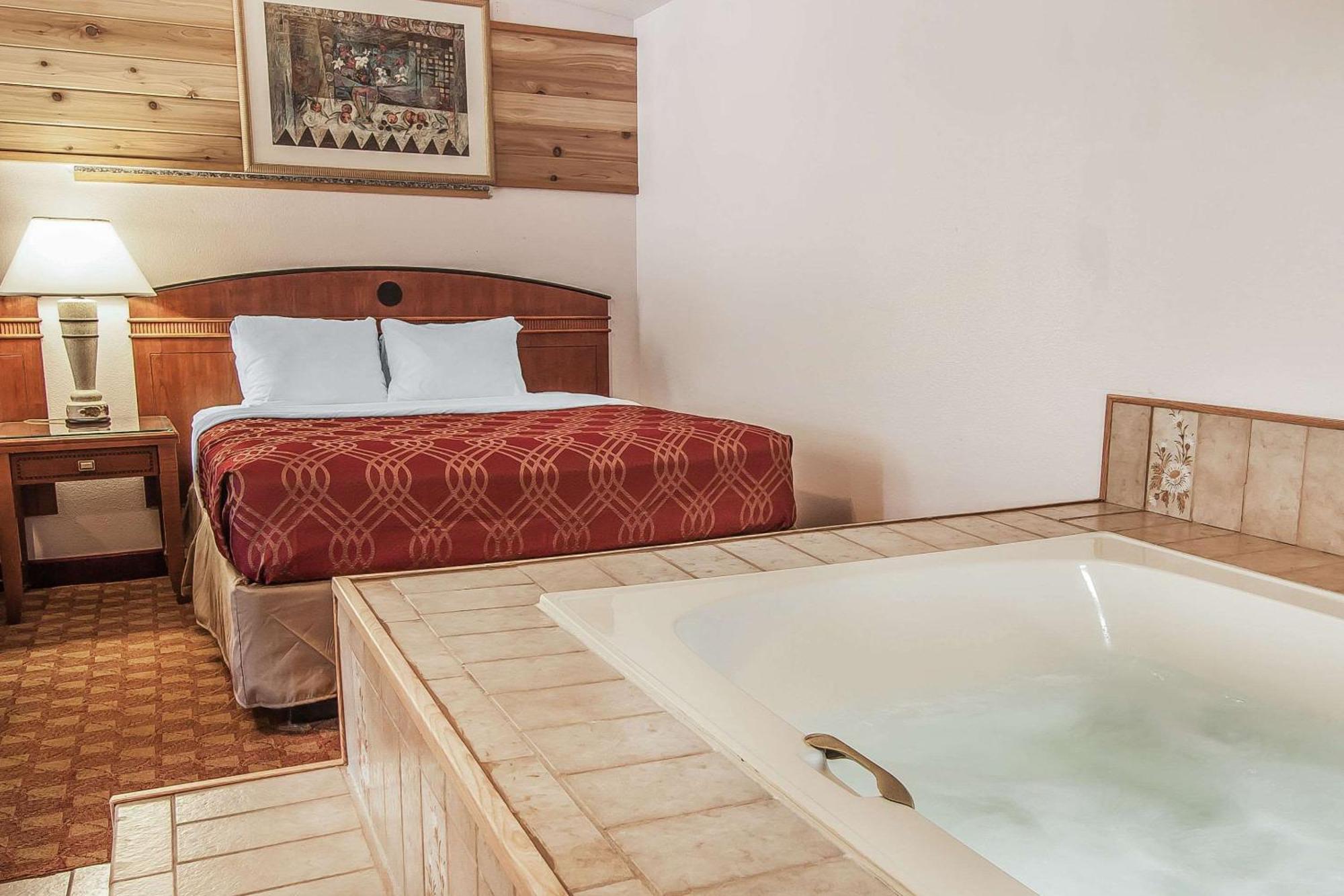 Econo Lodge Inn & Suites Мадрас Екстер'єр фото