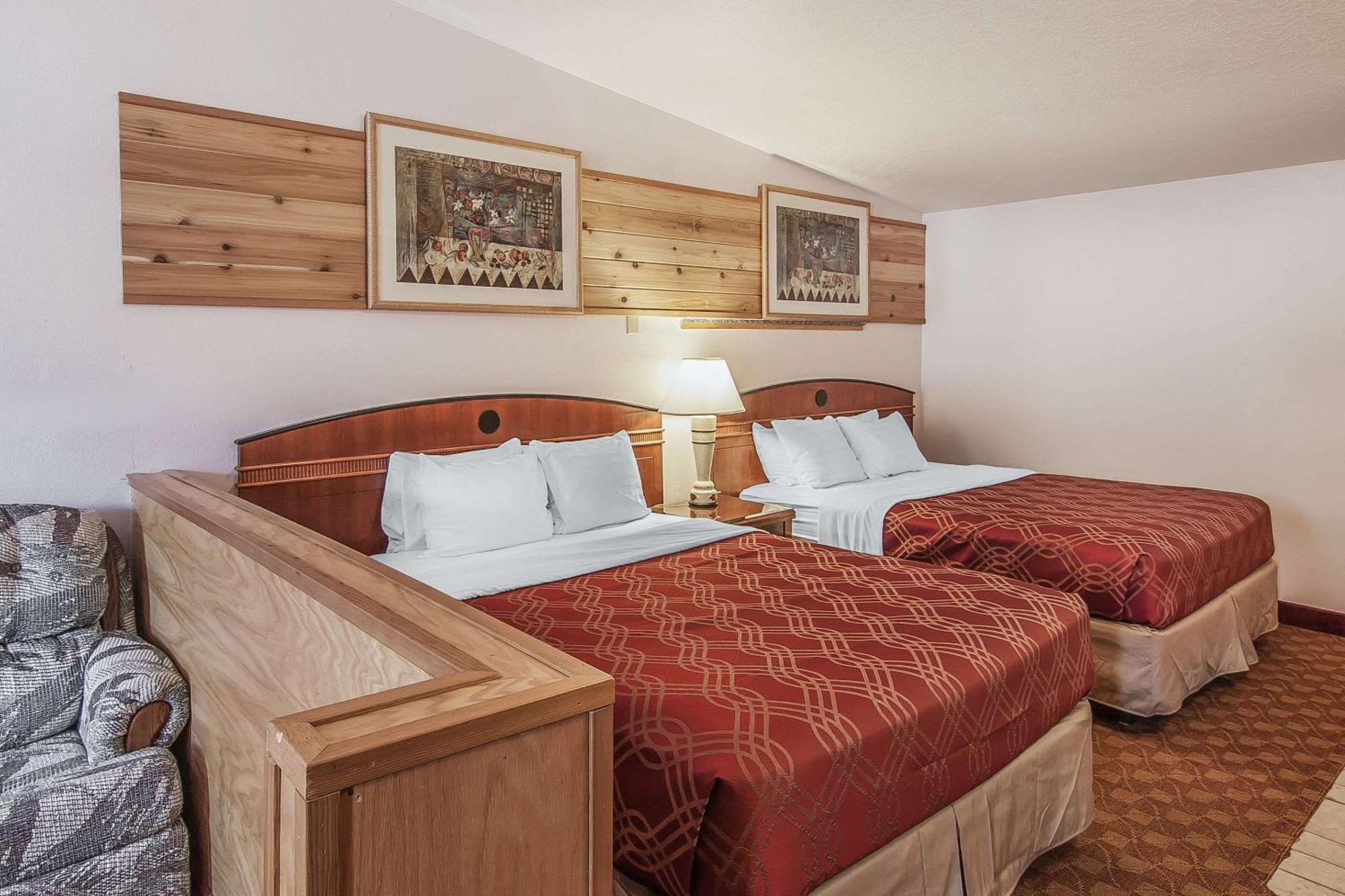 Econo Lodge Inn & Suites Мадрас Екстер'єр фото