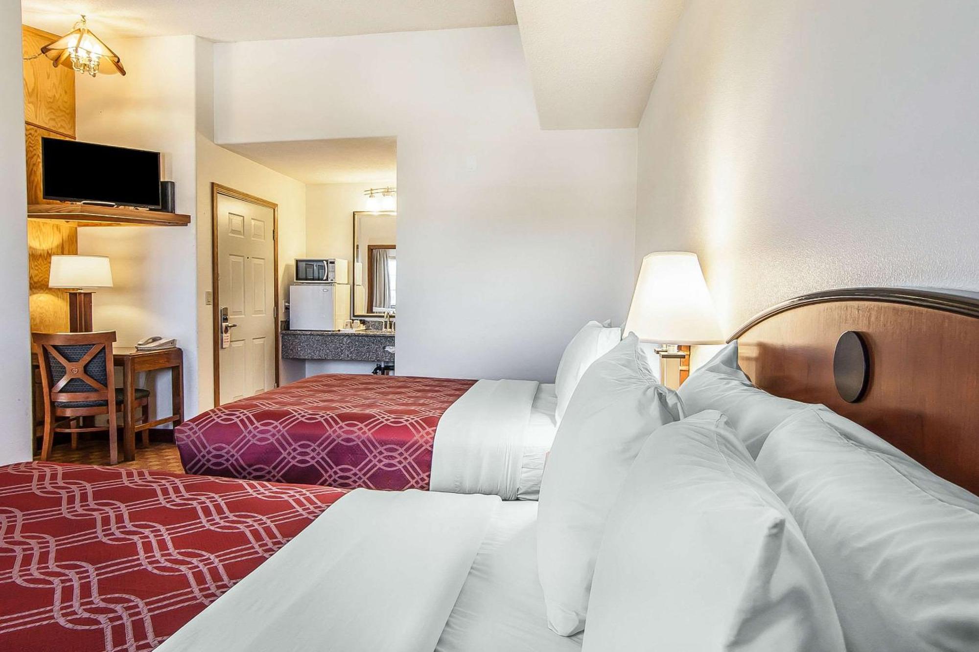 Econo Lodge Inn & Suites Мадрас Екстер'єр фото